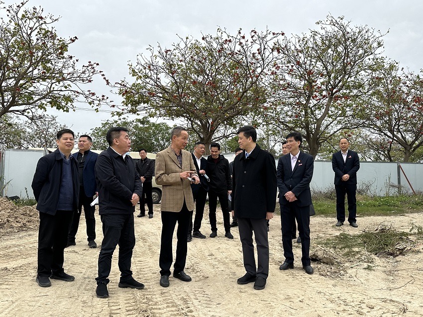 市人大常委会主任李建辉带队开展残疾人融合教育和职业培训调研